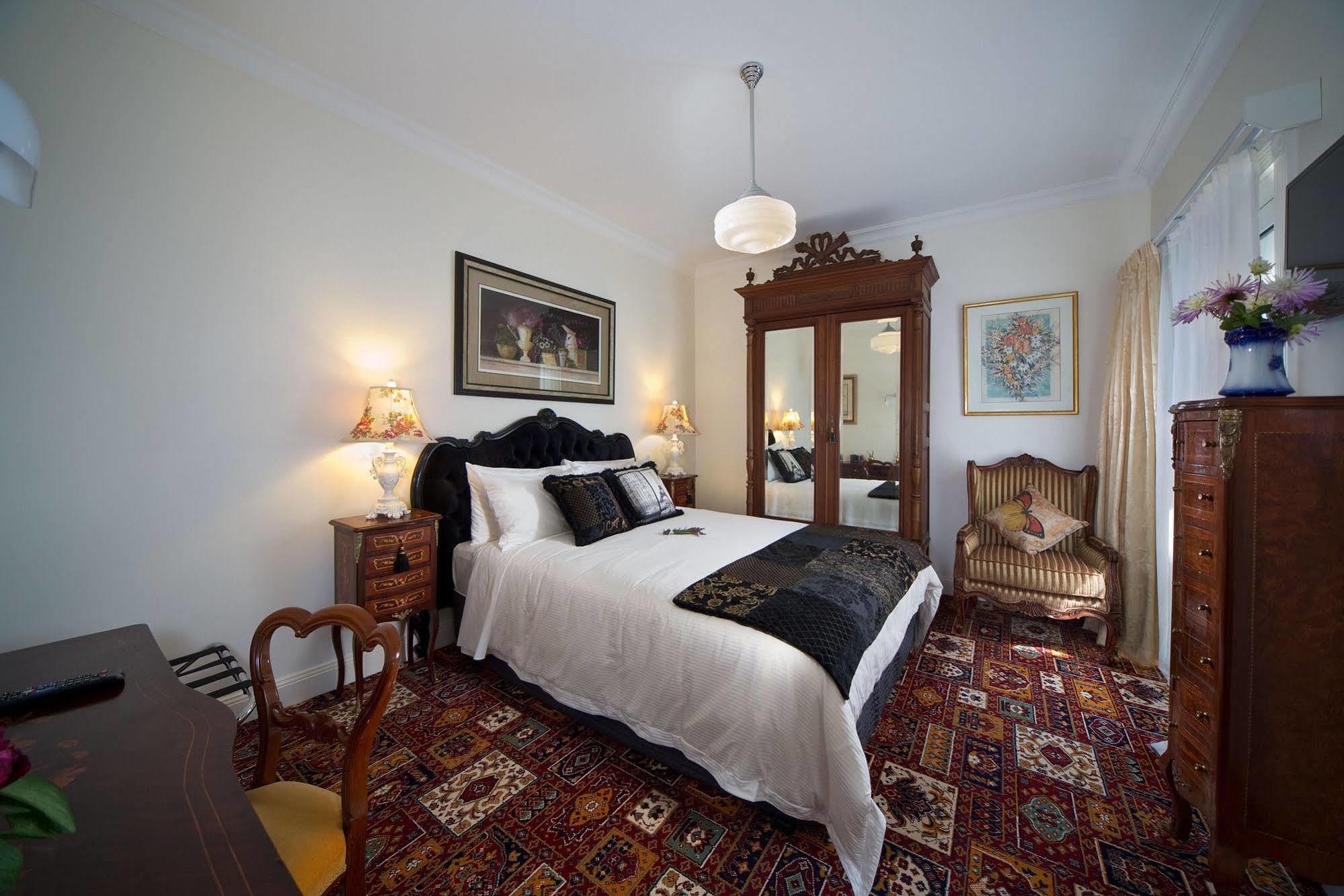 Parisian Suite